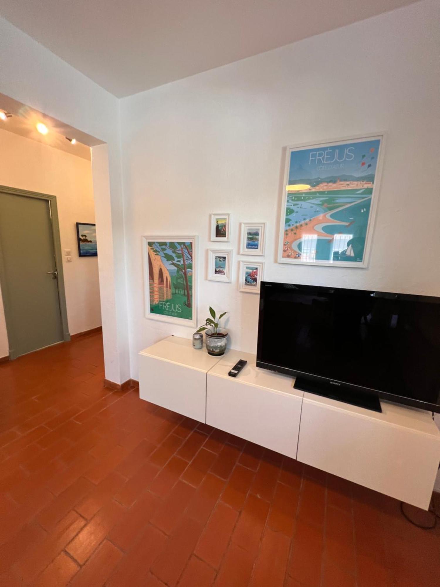 Simone, Appartement Maison, Quartier Calme, Grande Terrasse, Spa, Barbecue, 2 Chambres Fréjus Exteriér fotografie