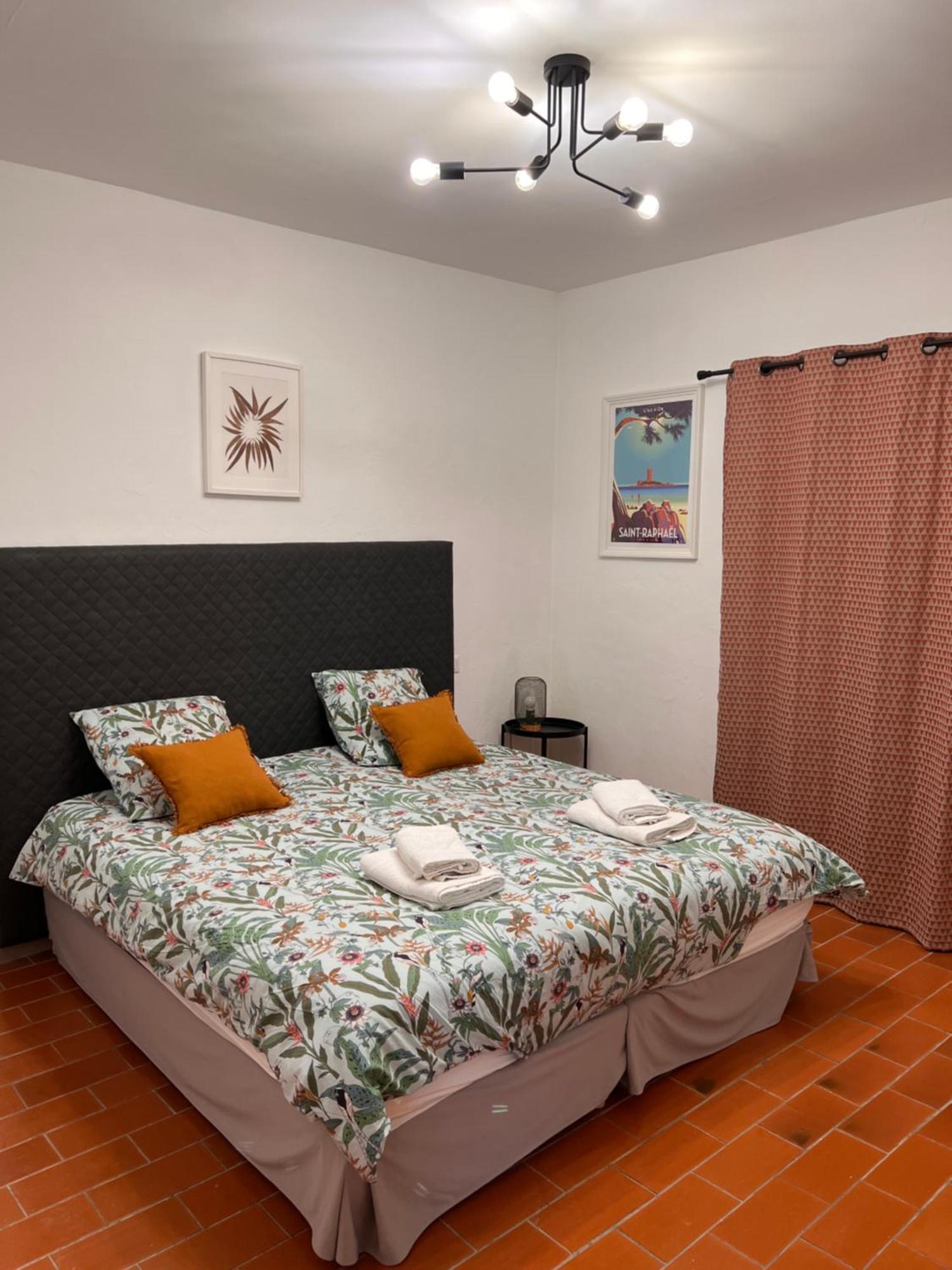 Simone, Appartement Maison, Quartier Calme, Grande Terrasse, Spa, Barbecue, 2 Chambres Fréjus Exteriér fotografie